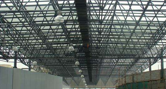 蛟河听网架公司的名目师阐述其网架的季节个性